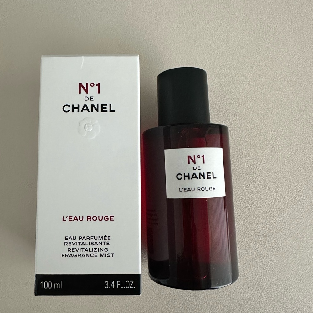 CHANEL No. 1 L'Eau Rouge Fragrance Mist - Red and Black